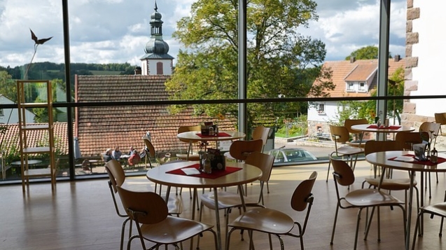 restaurant-2791295_640